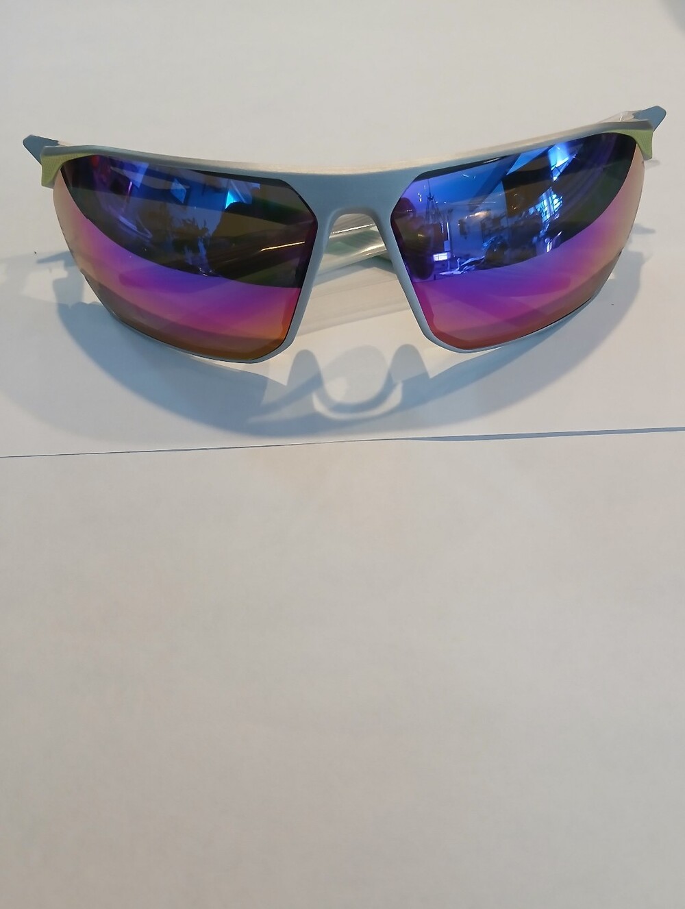 Nike DC3407-011 Stratus Sunglasses Brushed silver/Green Frame Color, Grey